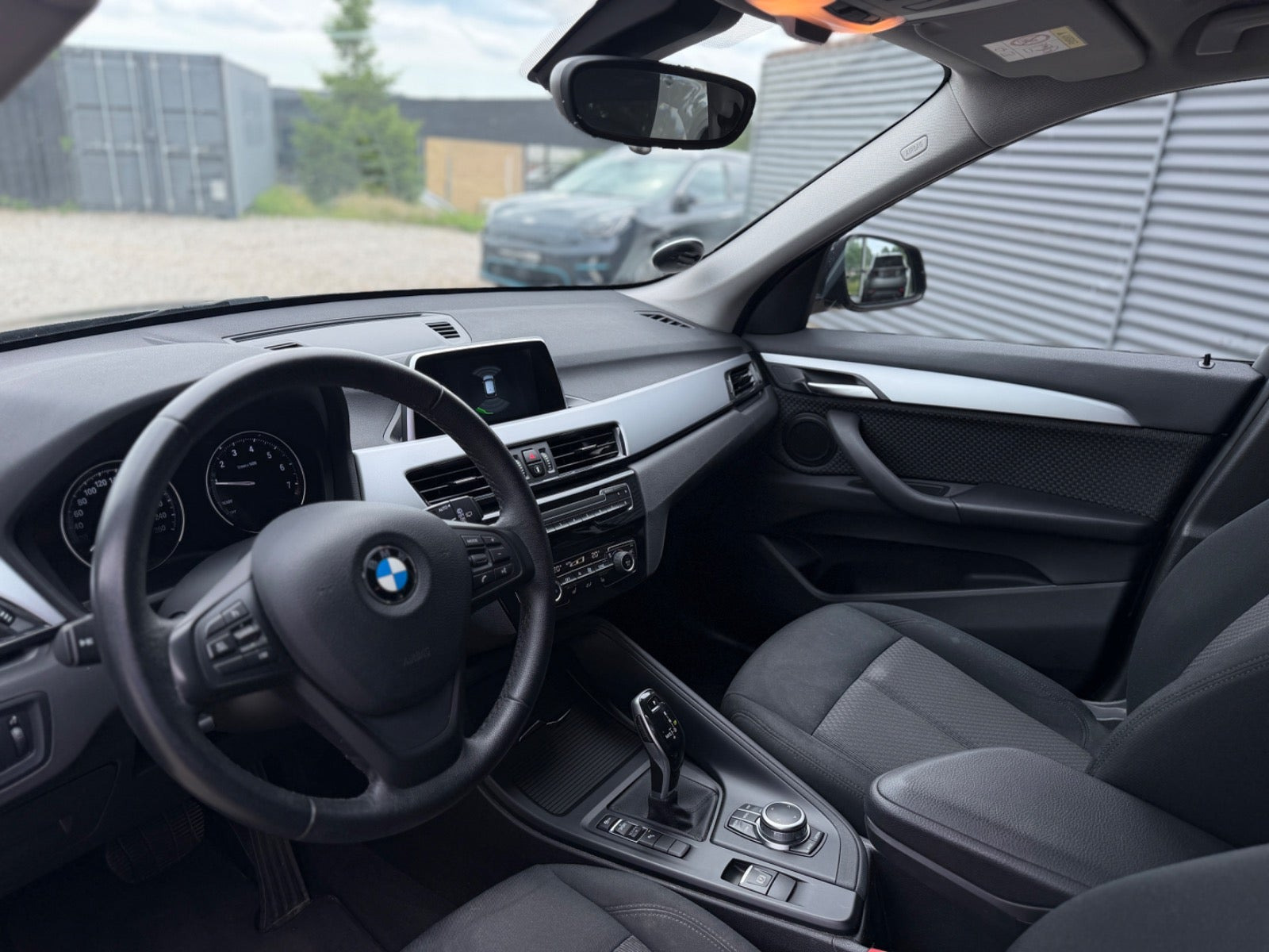 Sort BMW X1 fra 2019