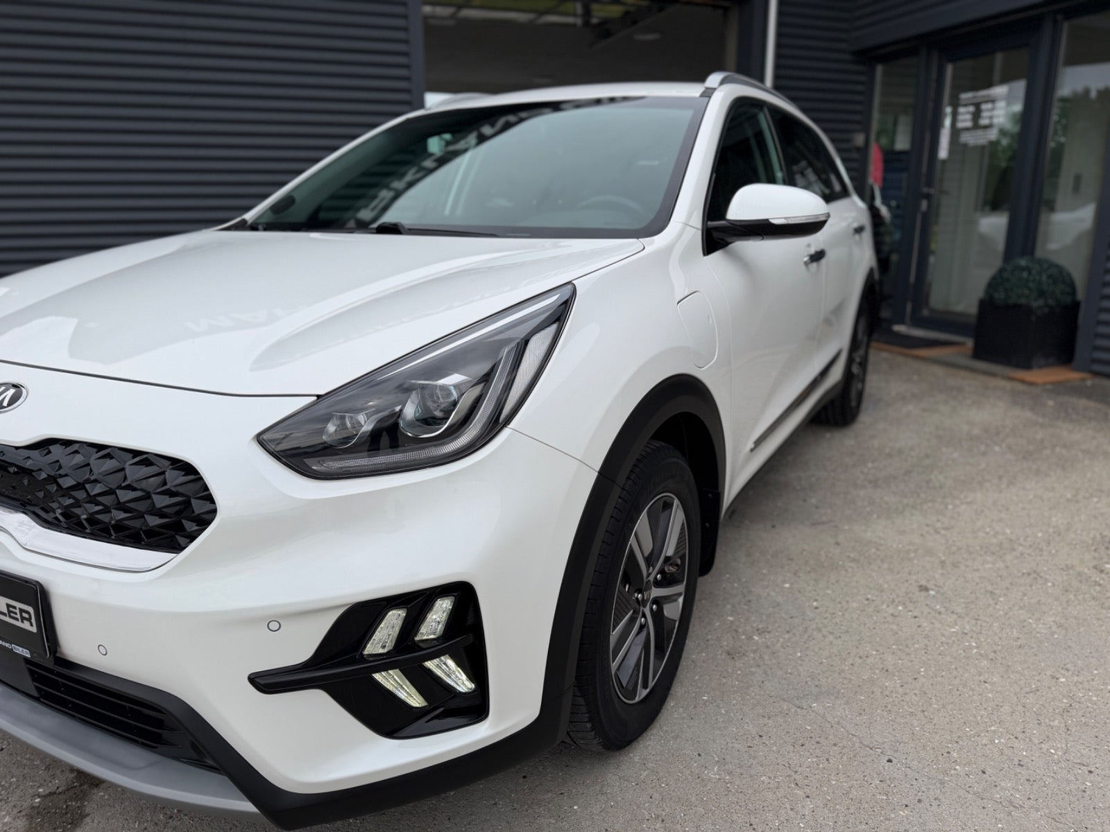 Hvid Kia Niro fra 2019