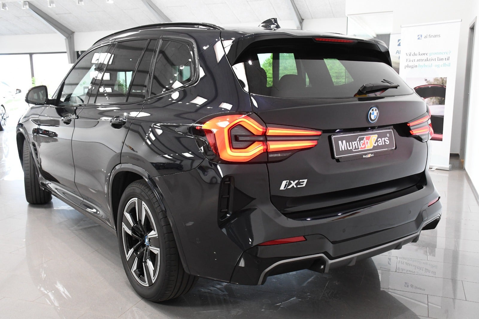 Sort BMW iX3 fra 2024