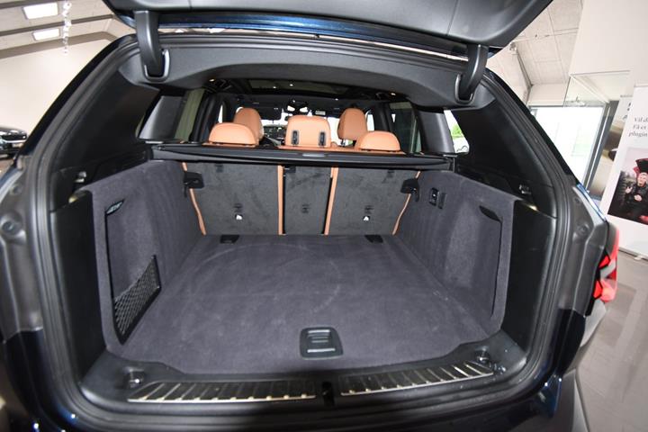Sort BMW iX3 fra 2024