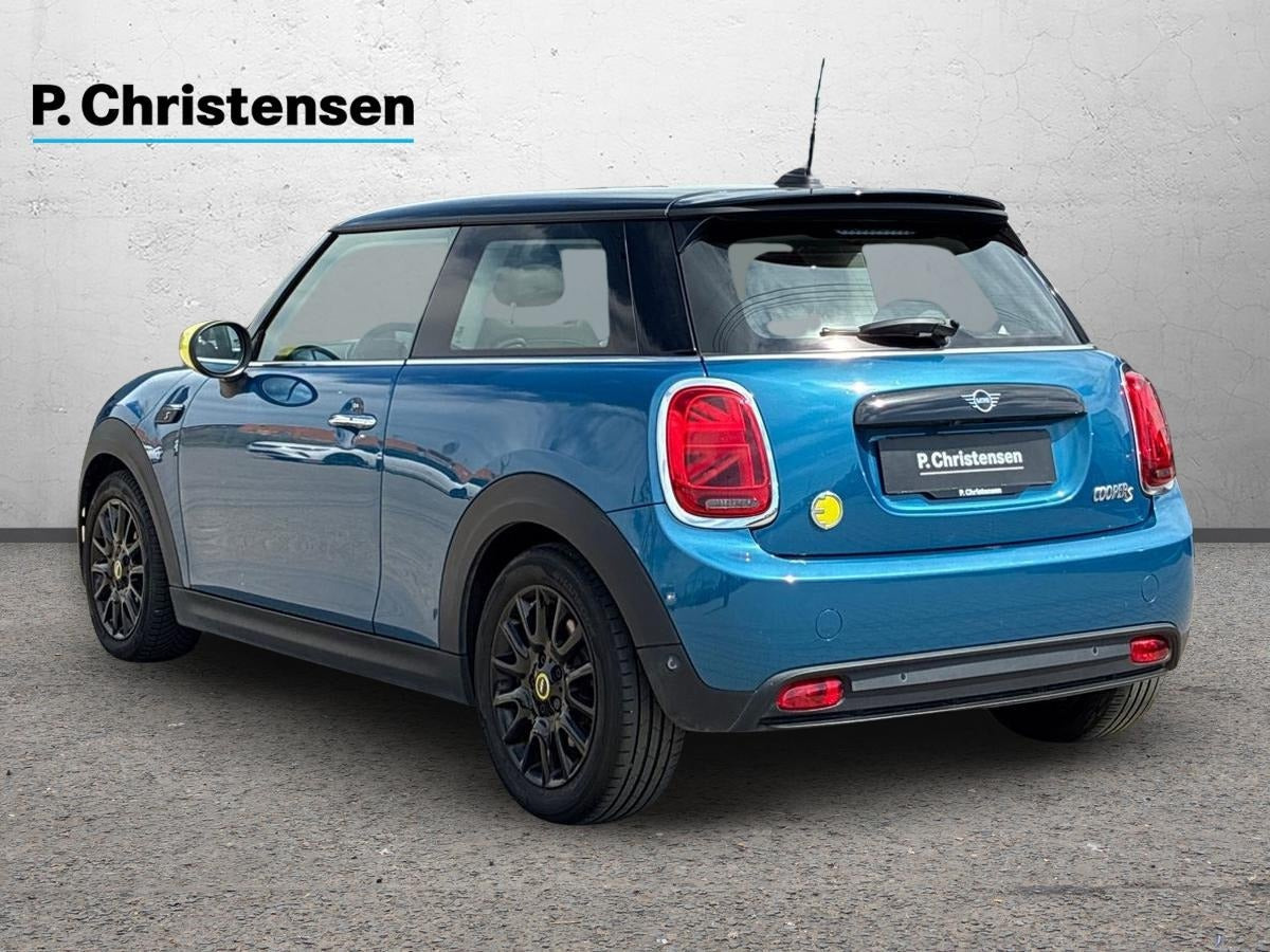 Blå Mini Cooper SE fra 2023