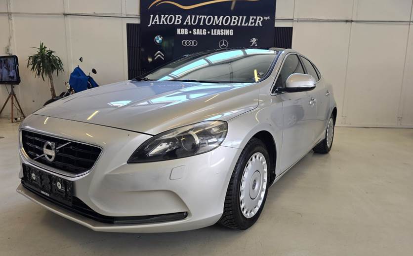 Volvo V40 1,6 T4 180 Momentum