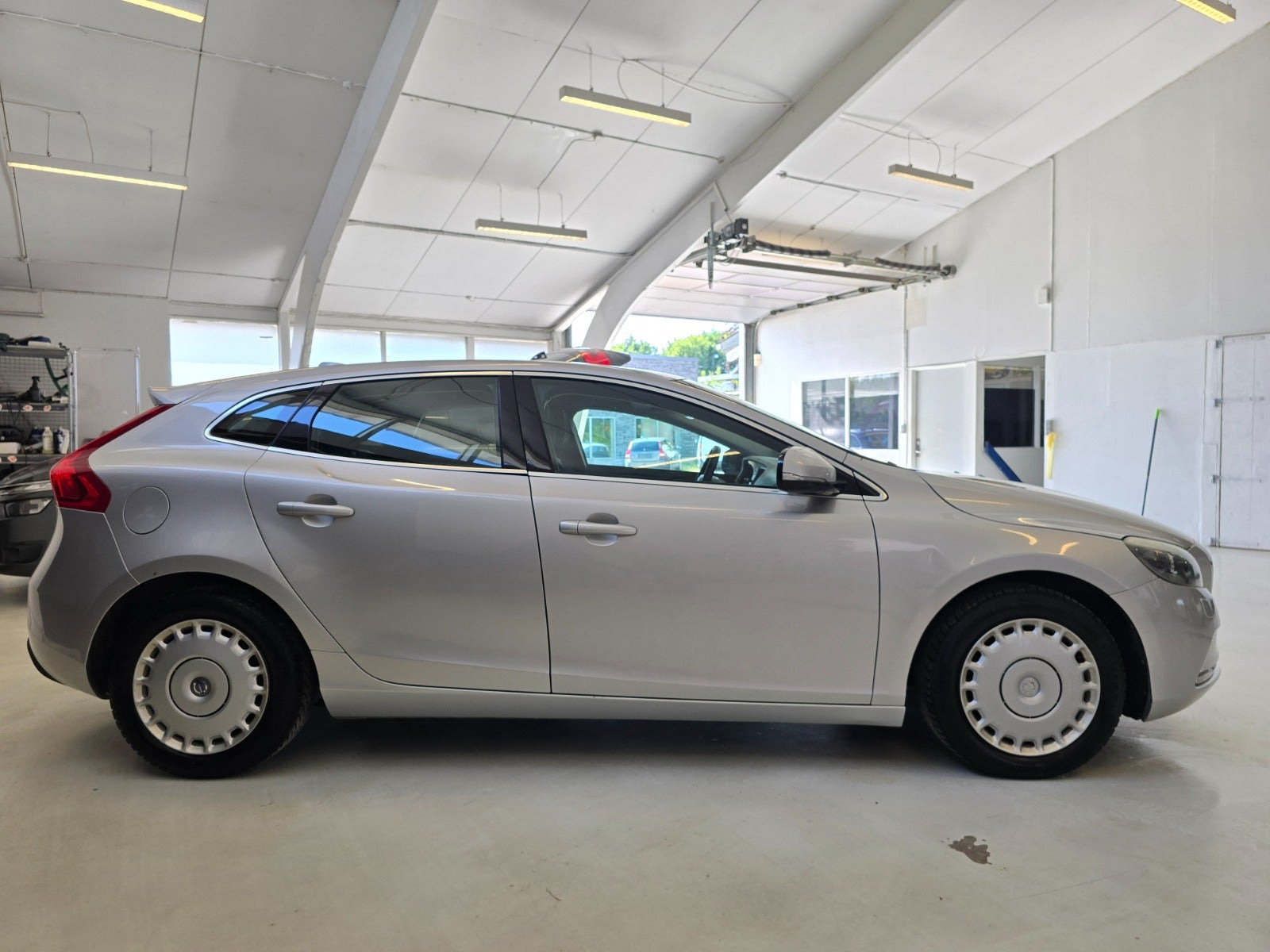 Sølv Volvo V40 fra 2013