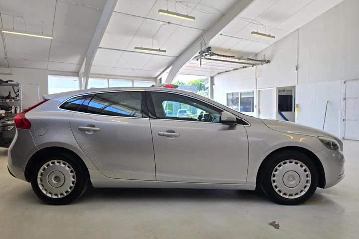Sølv Volvo V40 fra 2013