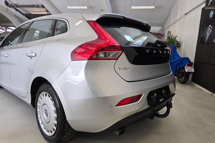Sølv Volvo V40 fra 2013
