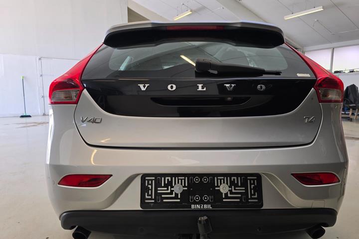 Sølv Volvo V40 fra 2013