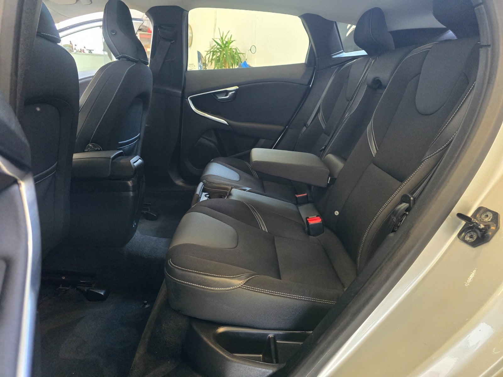 Sølv Volvo V40 fra 2013