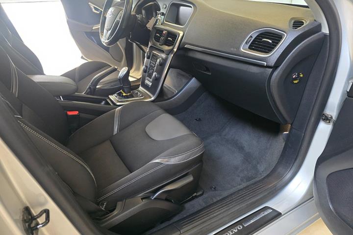 Sølv Volvo V40 fra 2013