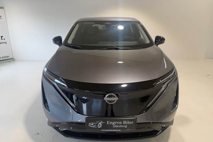 Grå Nissan Ariya fra 2025