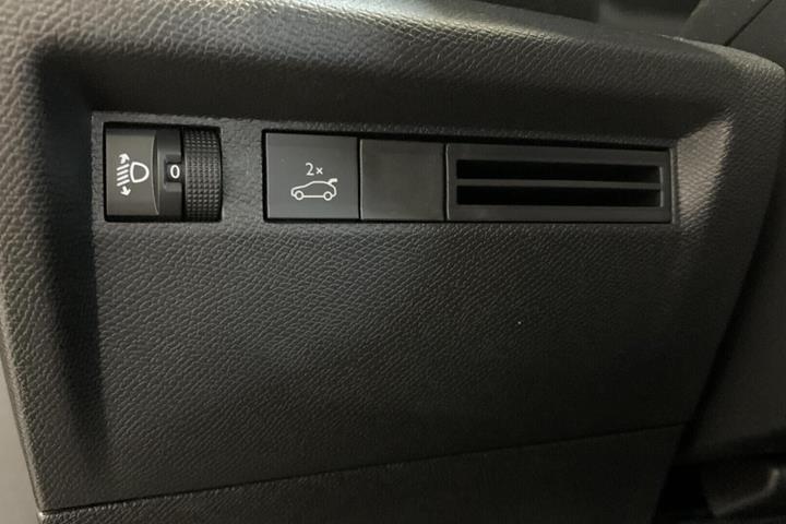 Blå Citroën ë-C4 X fra 2025