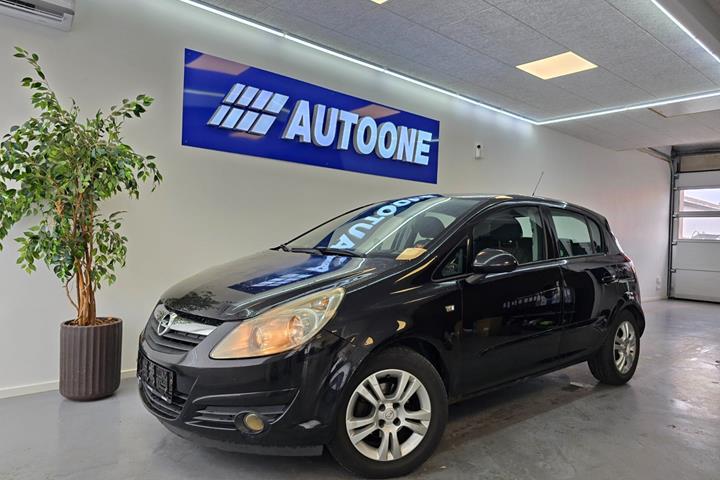Sort Opel Corsa fra 2006