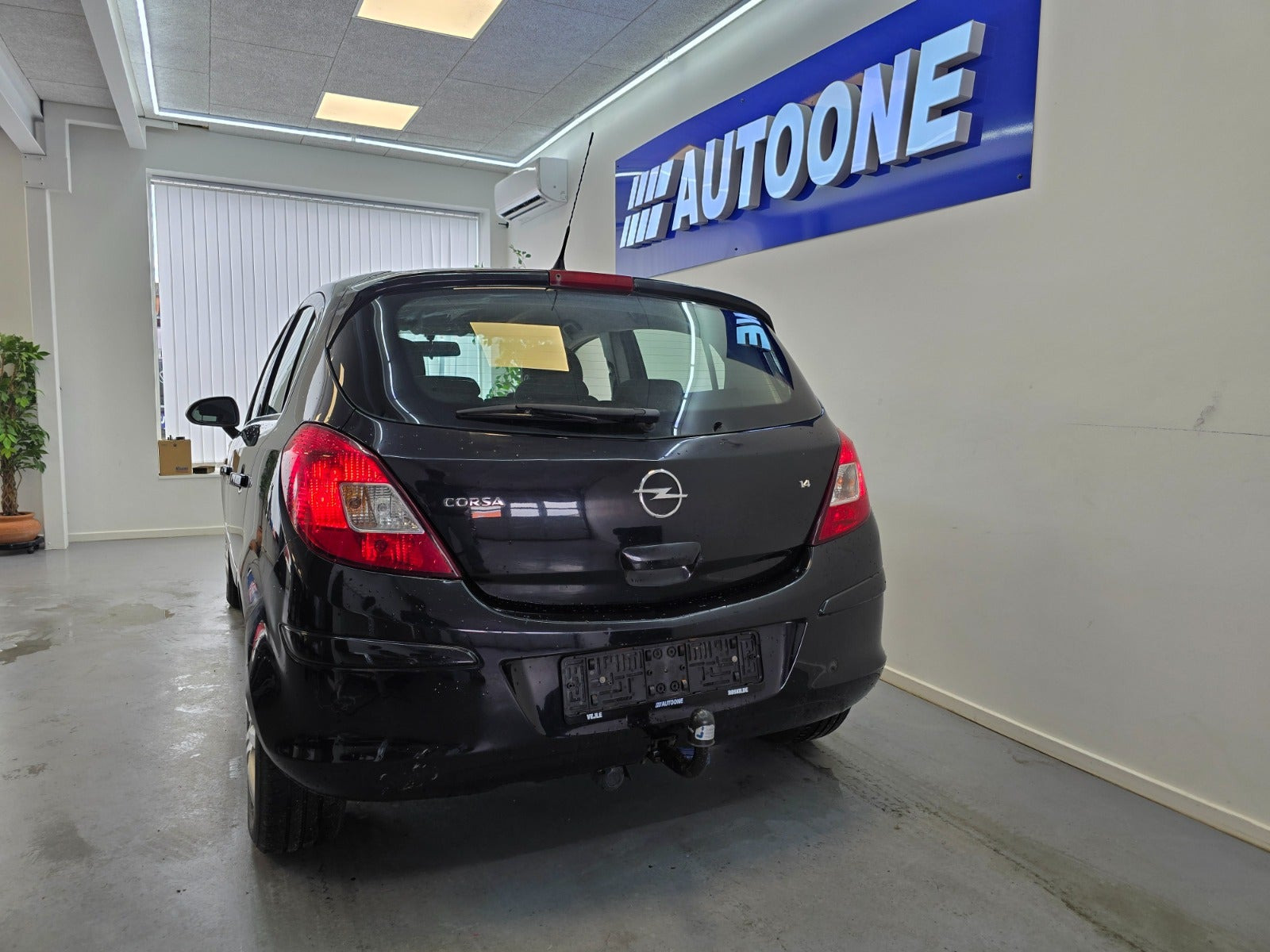 Sort Opel Corsa fra 2006