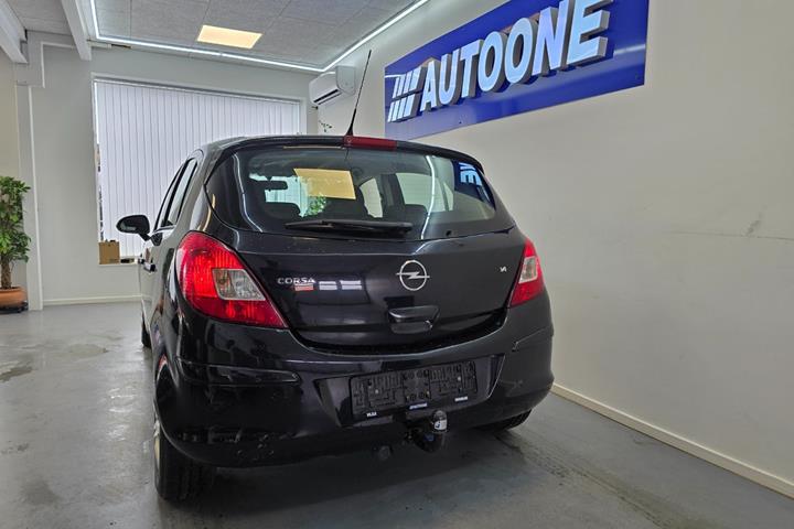 Sort Opel Corsa fra 2006