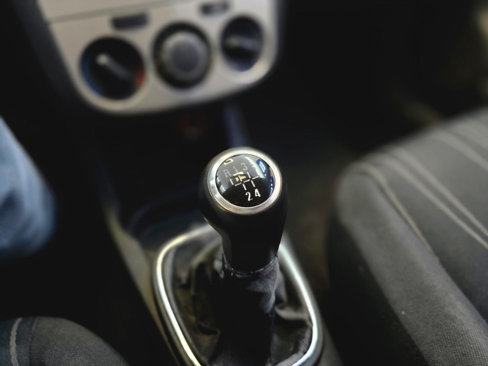 Sort Opel Corsa fra 2006