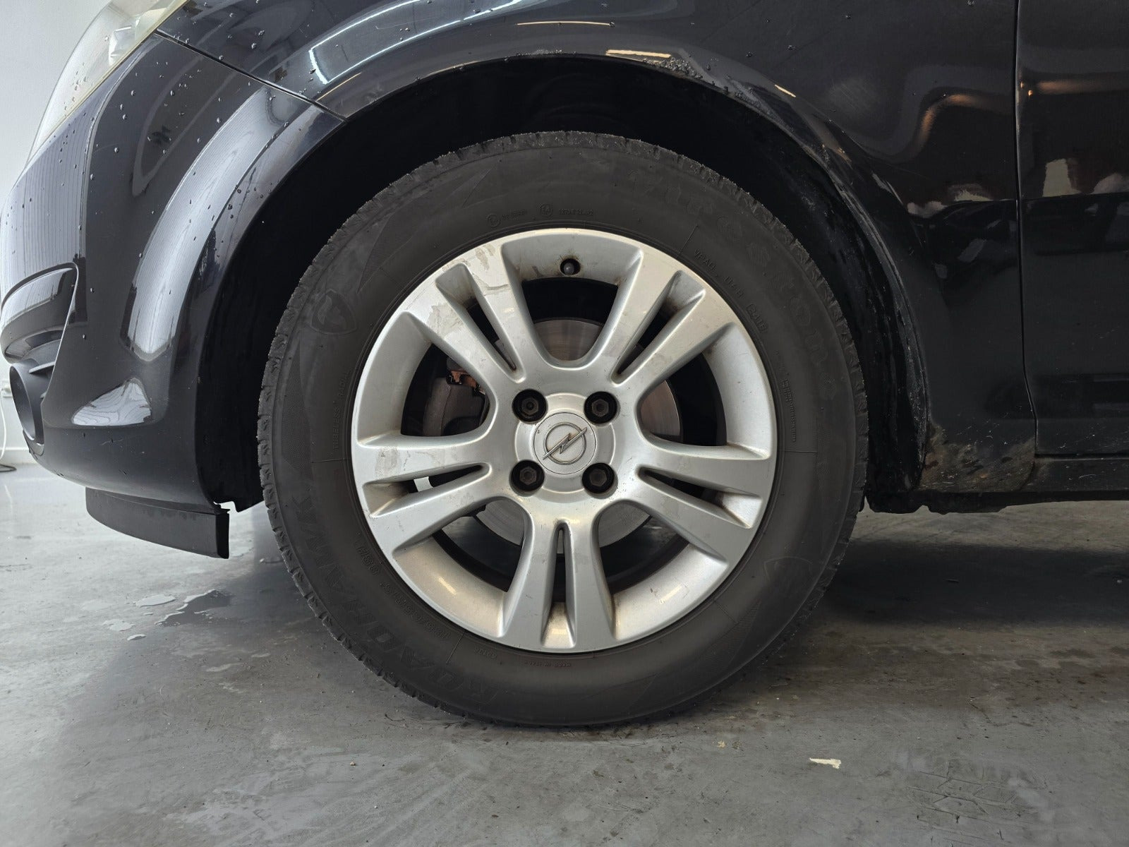 Sort Opel Corsa fra 2006