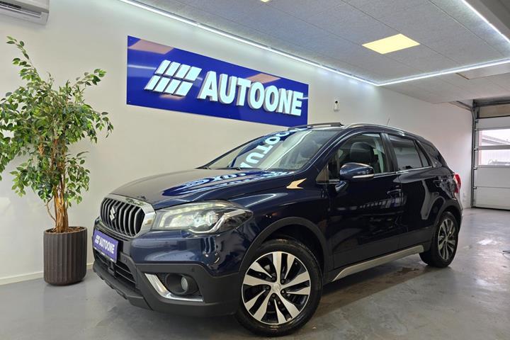 Blå Suzuki S-Cross fra 2020 set udefra