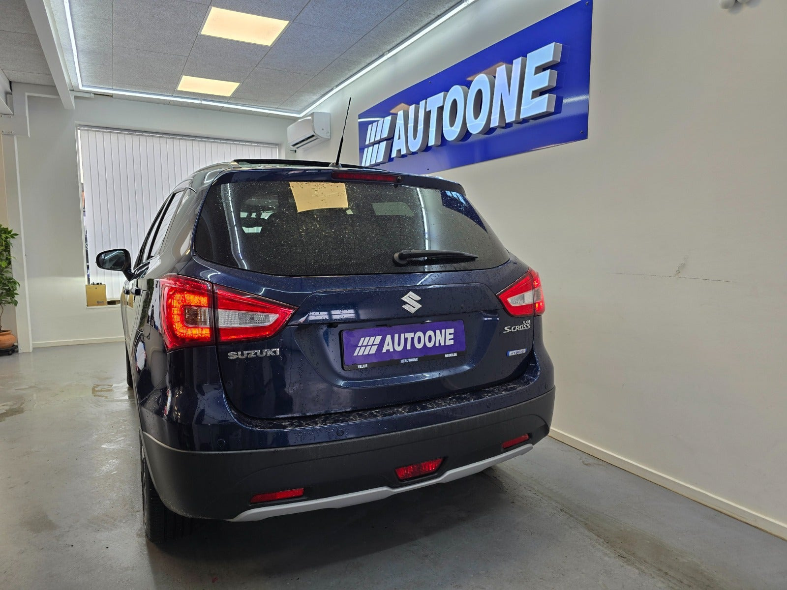 Blå Suzuki S-Cross fra 2020