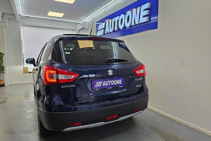 Blå Suzuki S-Cross fra 2020