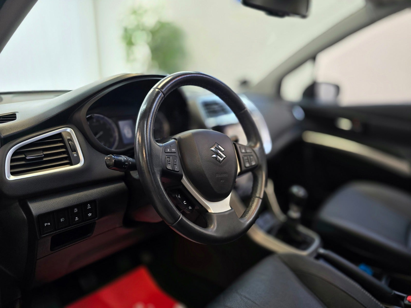 Blå Suzuki S-Cross fra 2020