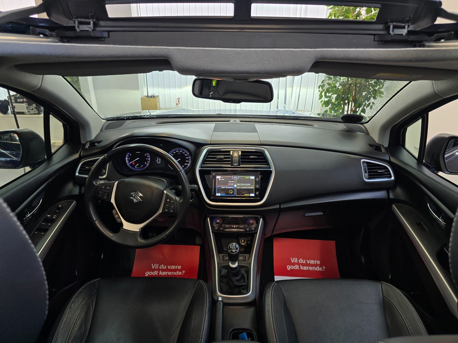 Blå Suzuki S-Cross fra 2020
