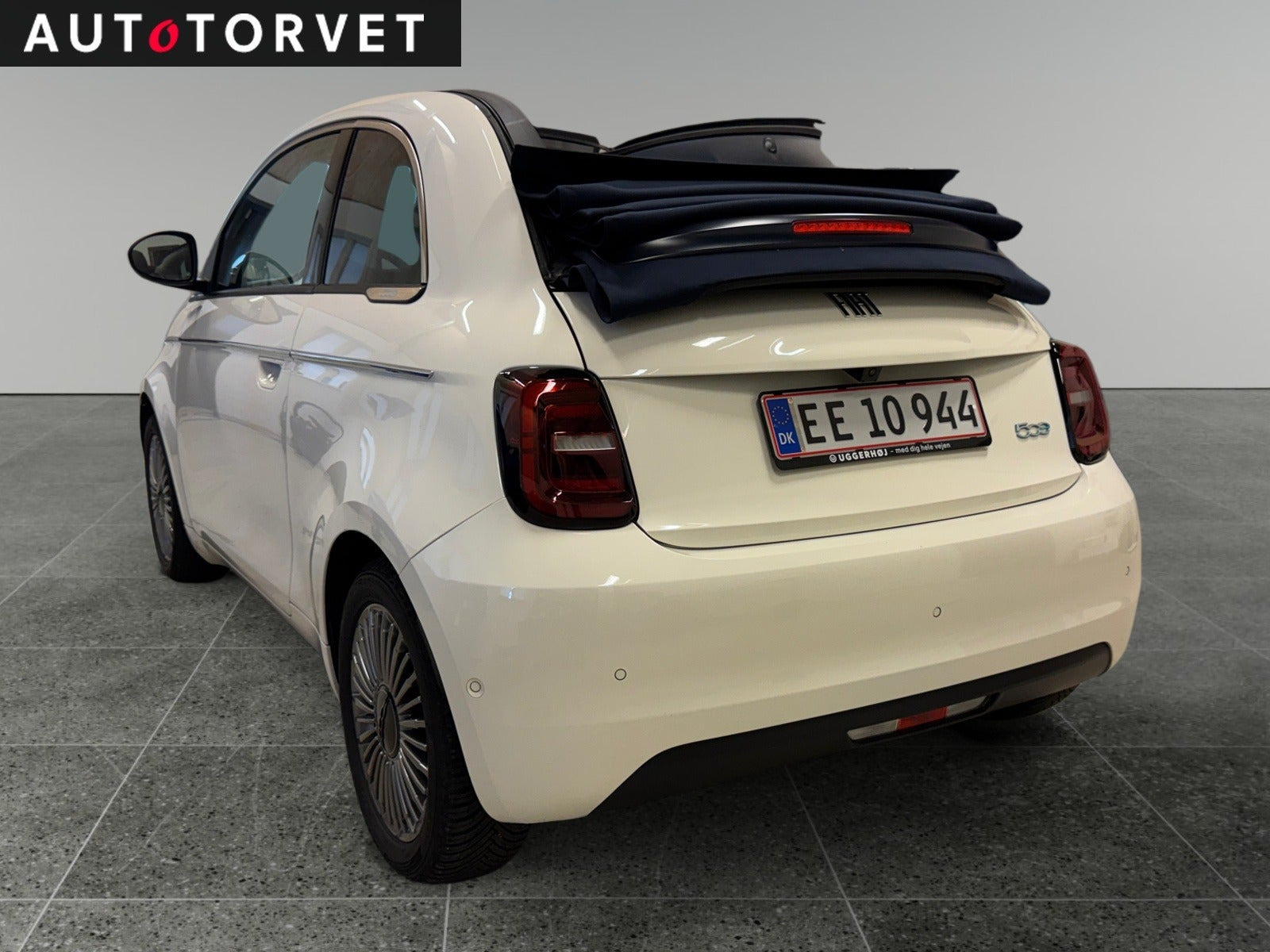 Hvid Fiat 500e fra 2023
