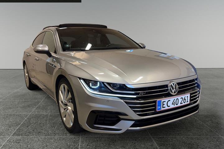 Sølv VW Arteon fra 2018