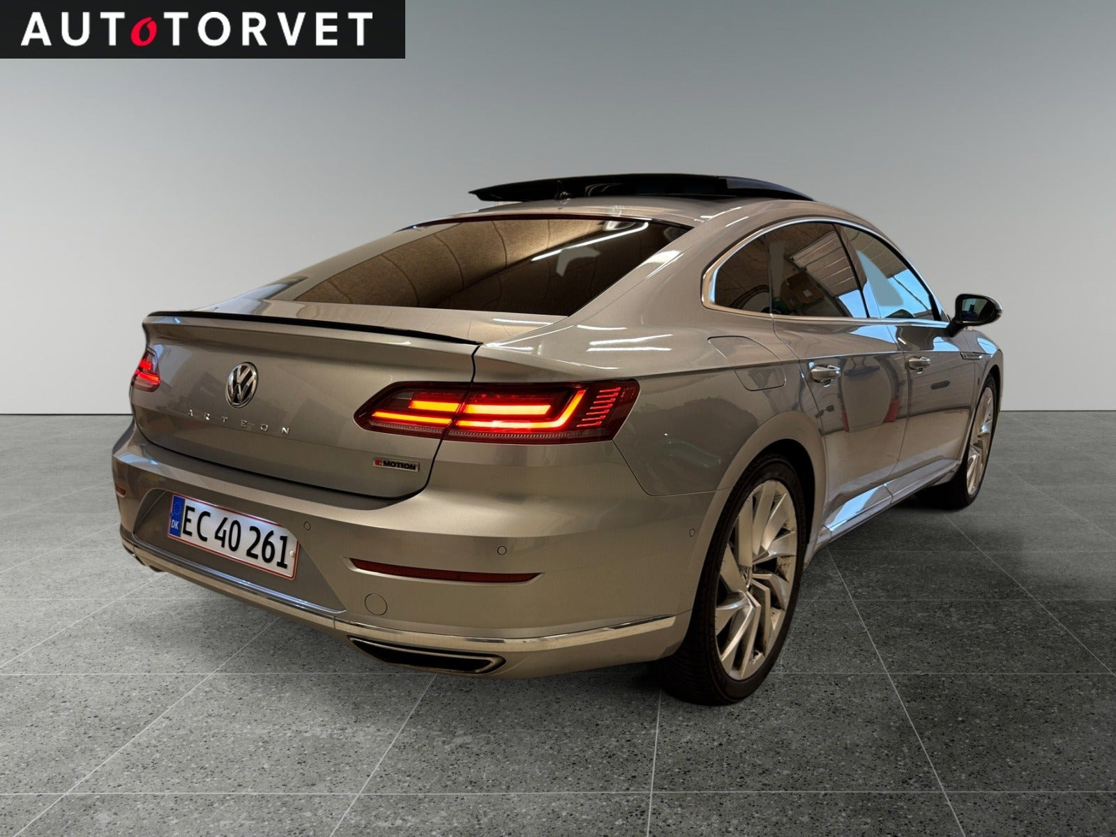 Sølv VW Arteon fra 2018