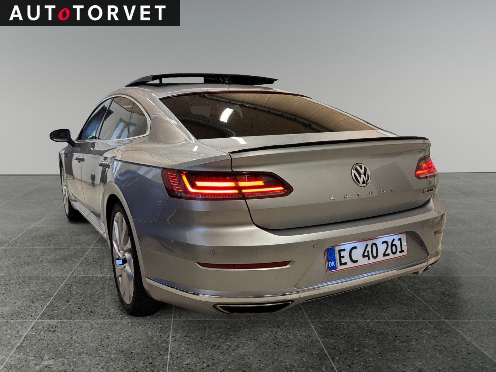 Sølv VW Arteon fra 2018