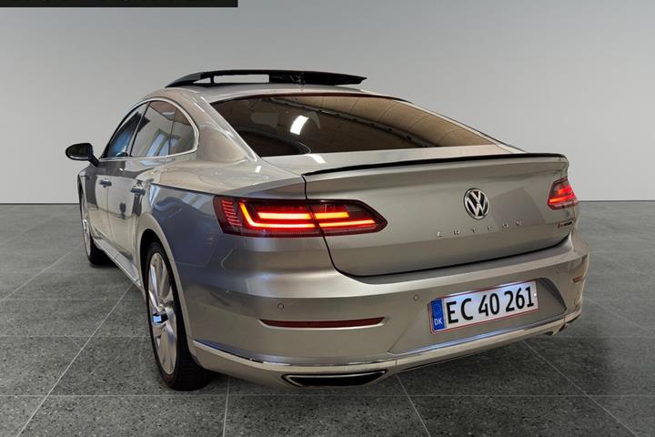 Sølv VW Arteon fra 2018