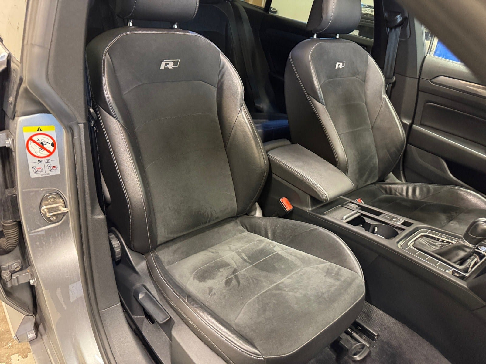 Sølv VW Arteon fra 2018