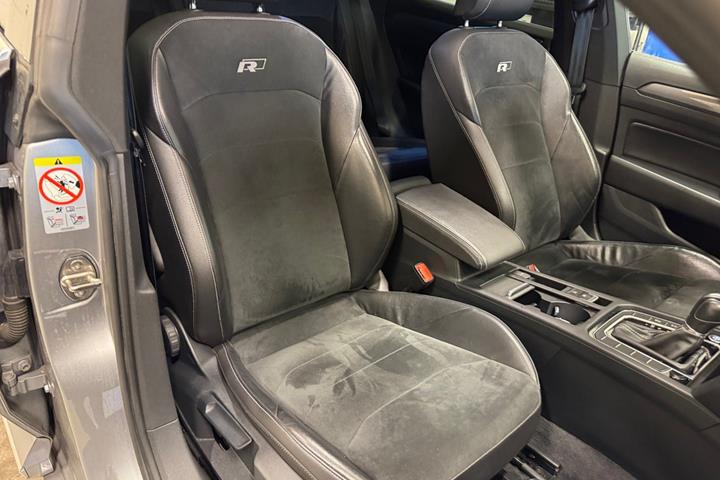 Sølv VW Arteon fra 2018