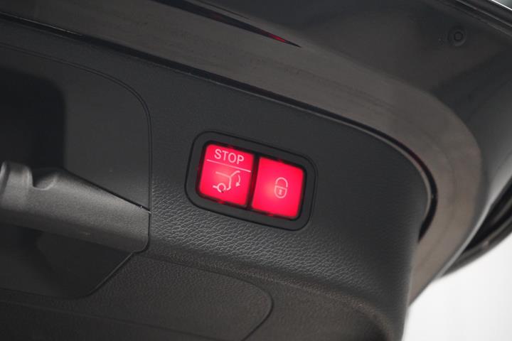 Sort Mercedes EQC400 fra 2021
