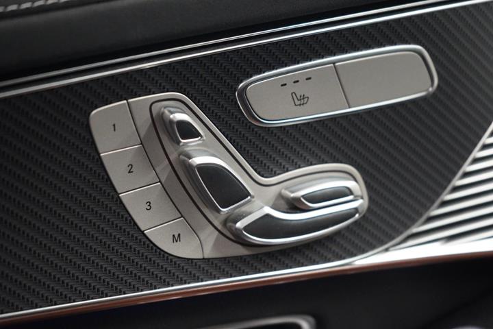 Sort Mercedes EQC400 fra 2021