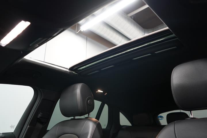 Sort Mercedes EQC400 fra 2021