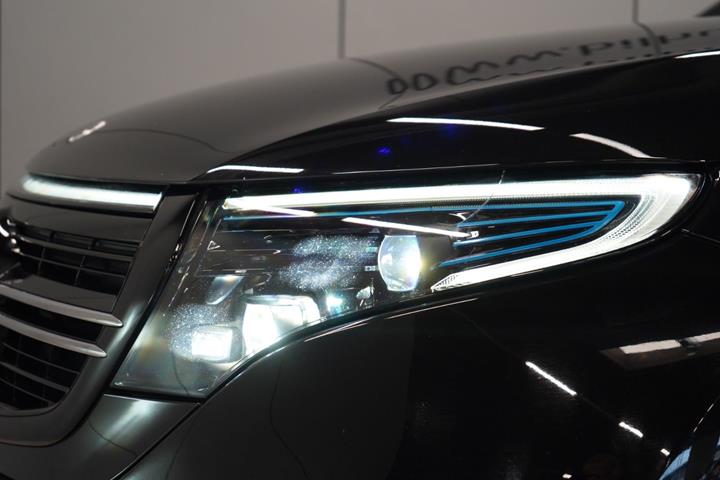 Sort Mercedes EQC400 fra 2021