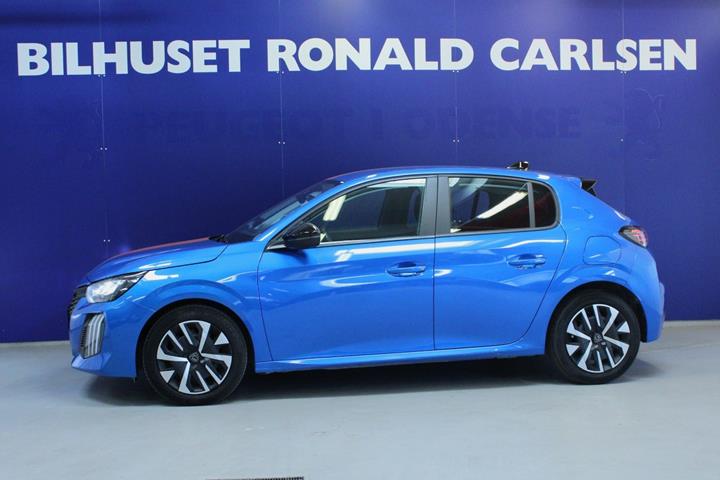 Blå Peugeot 208 fra 2024