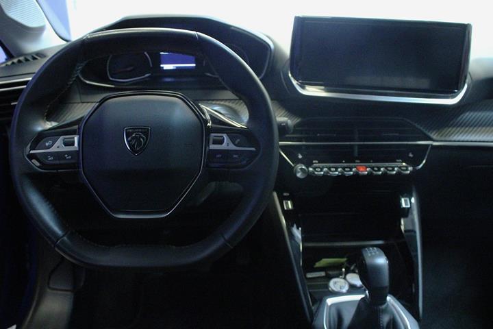 Blå Peugeot 208 fra 2024
