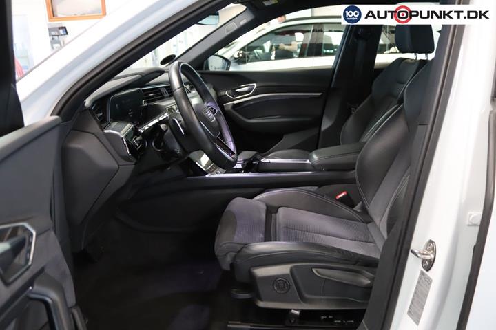 Hvid Audi e-tron fra 2023
