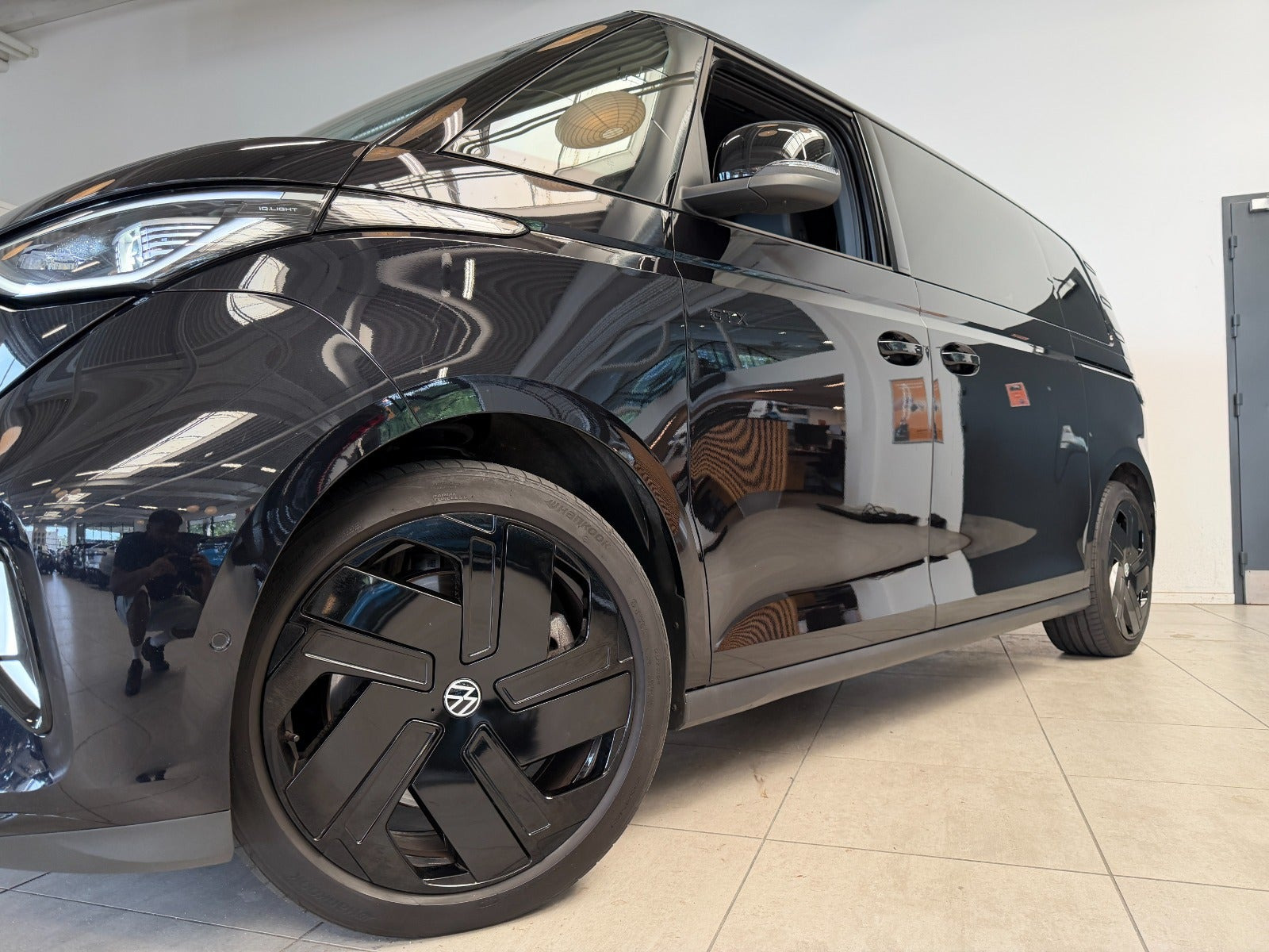 Sort VW ID.Buzz fra 2025