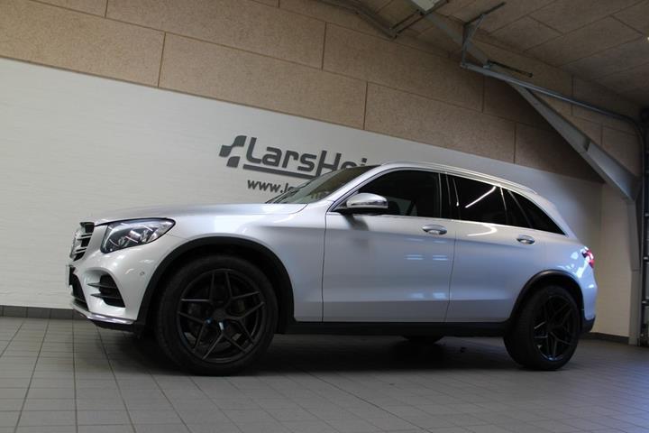 Sølv Mercedes GLC350 d fra 2018