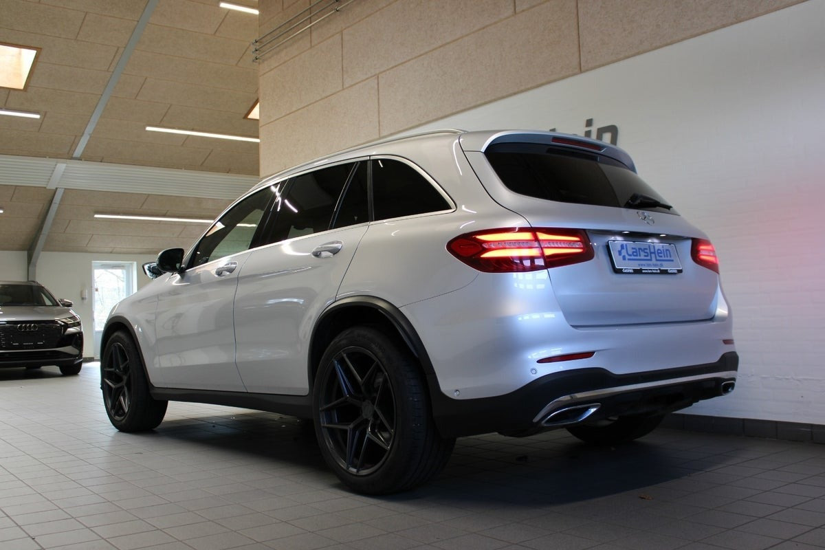 Sølv Mercedes GLC350 d fra 2018