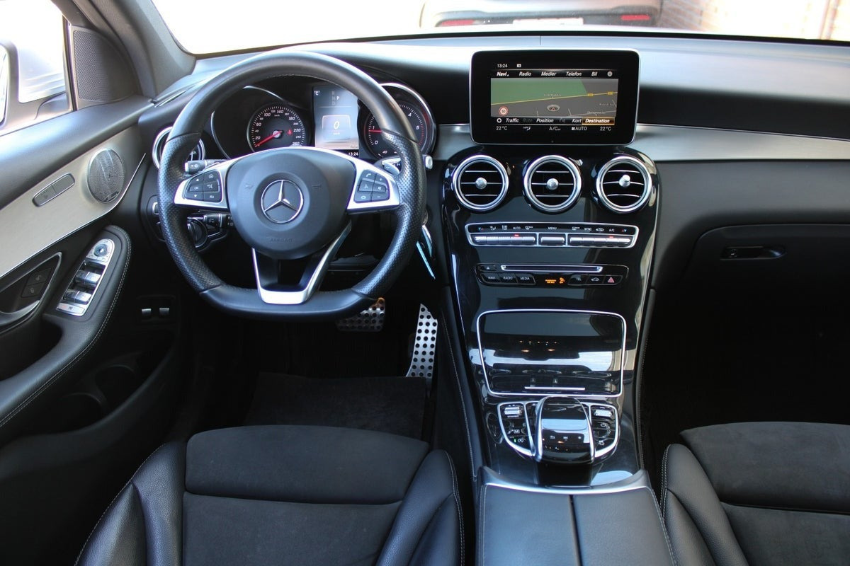 Sølv Mercedes GLC350 d fra 2018