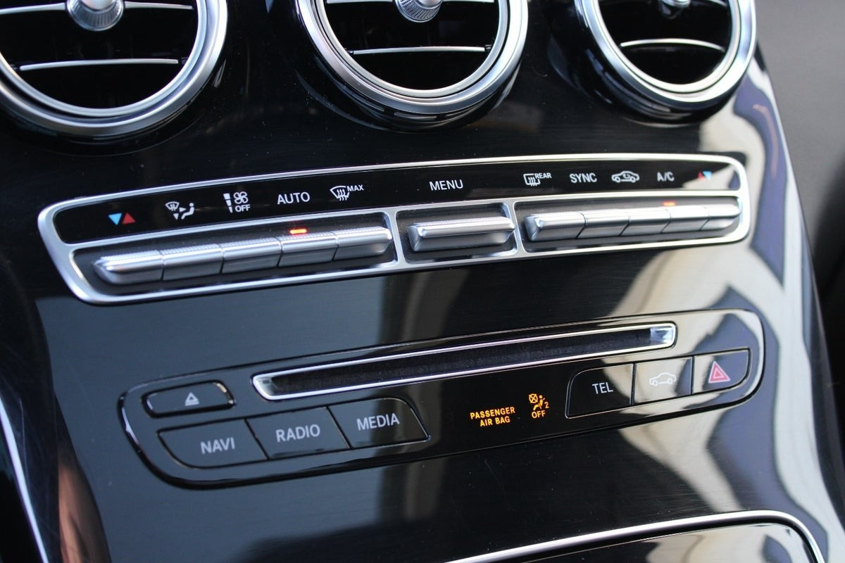Sølv Mercedes GLC350 d fra 2018
