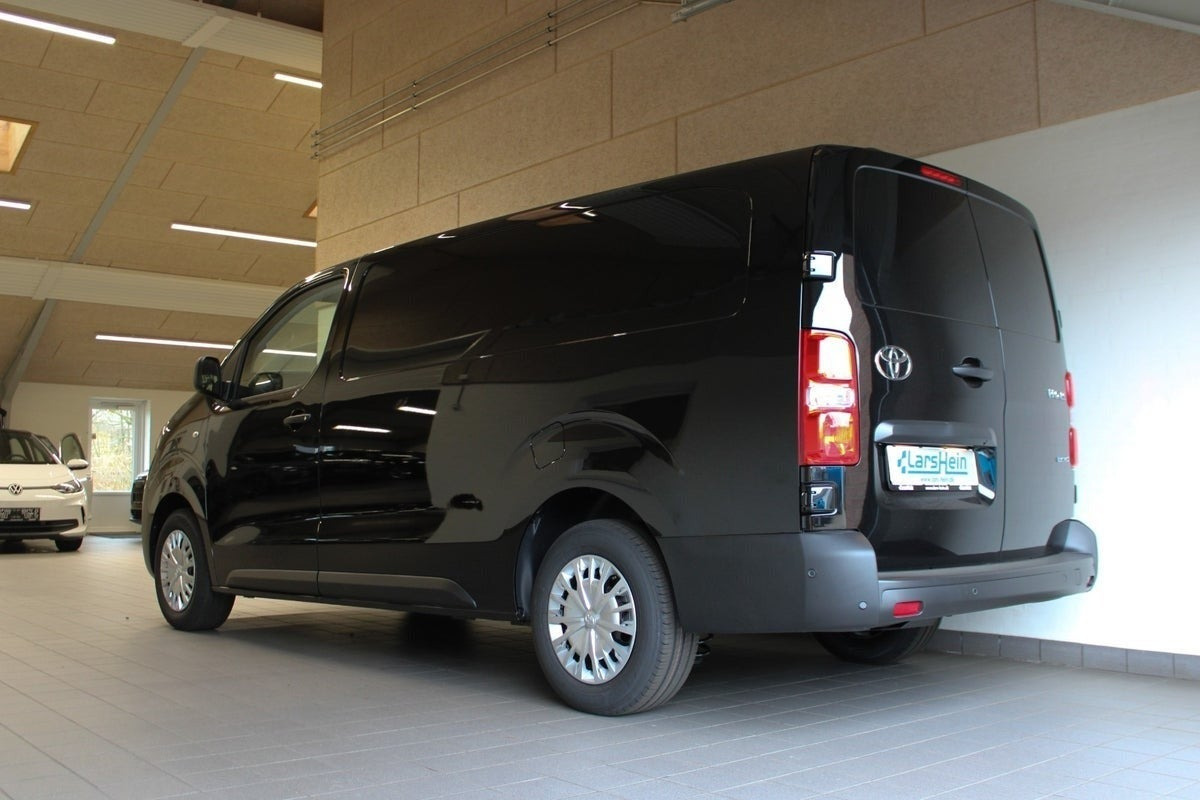 Sort Toyota ProAce fra 2025