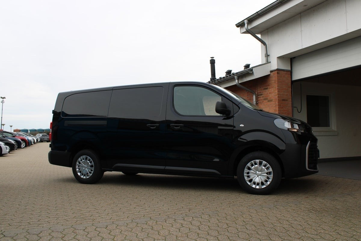 Sort Toyota ProAce fra 2025