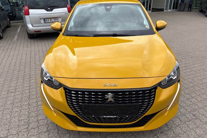 Gul Peugeot 208 fra 2021