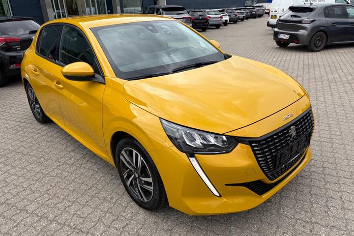 Gul Peugeot 208 fra 2021