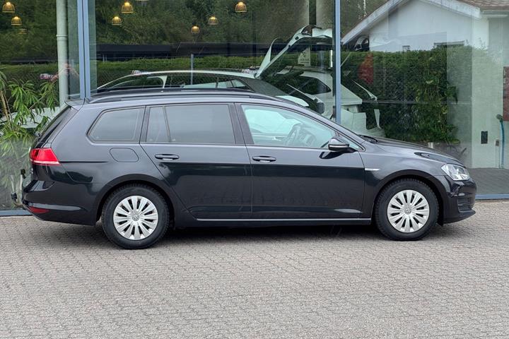 Sort VW Golf VII fra 2017