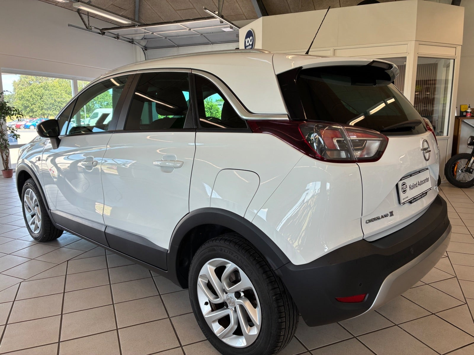 Hvid Opel Crossland X fra 2020