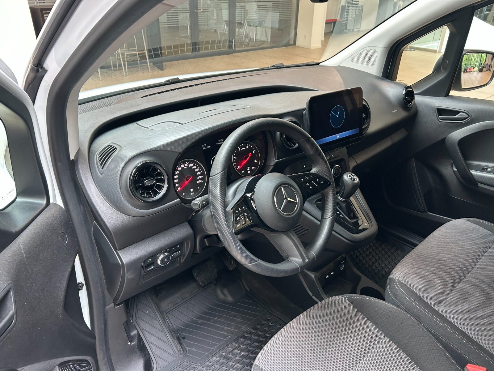 Hvid Mercedes Citan 110 fra 2024